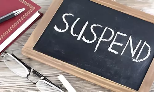 शिक्षा विभाग को किया गुमराह, प्रधान पाठक और महिला टीचर सस्पेंड
