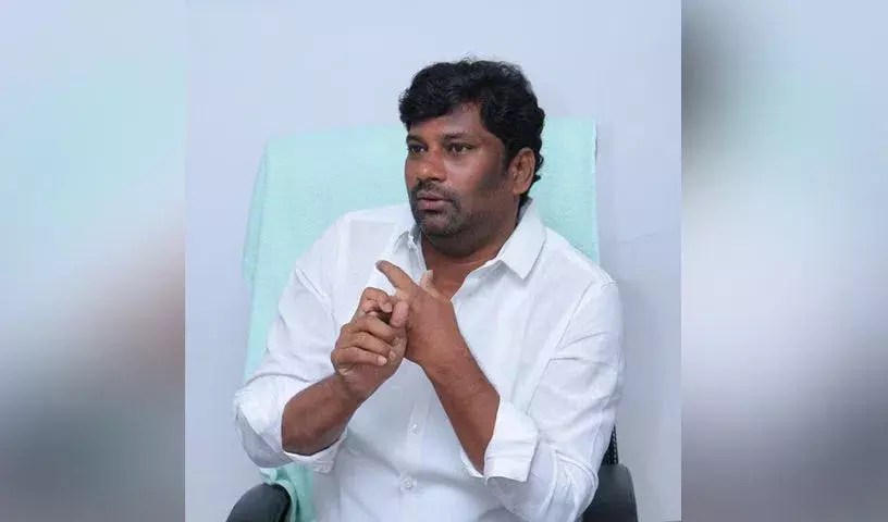 Mancherial: सुमन ने गिरफ्तारी से पहले विवेक से पूछा, क्या ज़्यादातर वार्ड जीतना कोई जुर्म है?