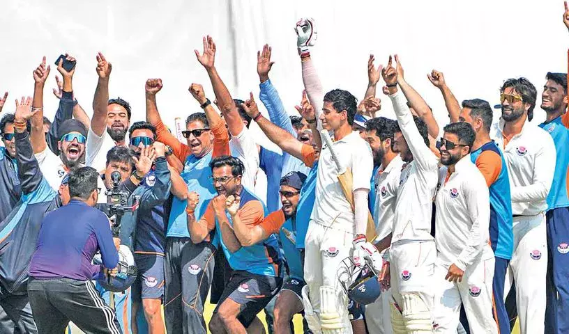 जम्मू और कश्मीर ने बंगाल को हराकर रणजी ट्रॉफी के फाइनल में जगह बनाई