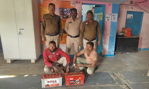 ट्रक से बैटरी चोरी का खुलासा, 24 घंटे के भीतर 2 आरोपी गिरफ्तार