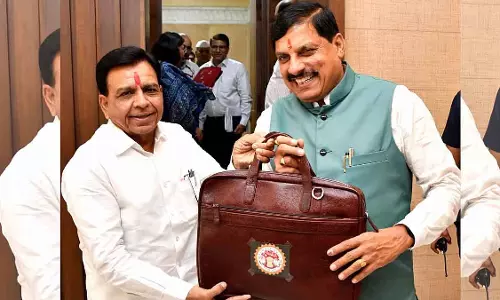 Indore: उद्योगपतियों और उद्योग संघों ने राज्य बजट 2026 की सराहना की Indore: उद्योगपतियों और उद्योग संघों ने राज्य बजट 2026 की सराहना की