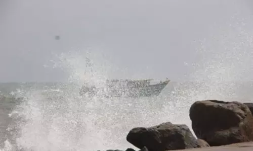 हल्की बारिश का पूर्वानुमान, मछुआरों को सावधानी बरतने की सलाह