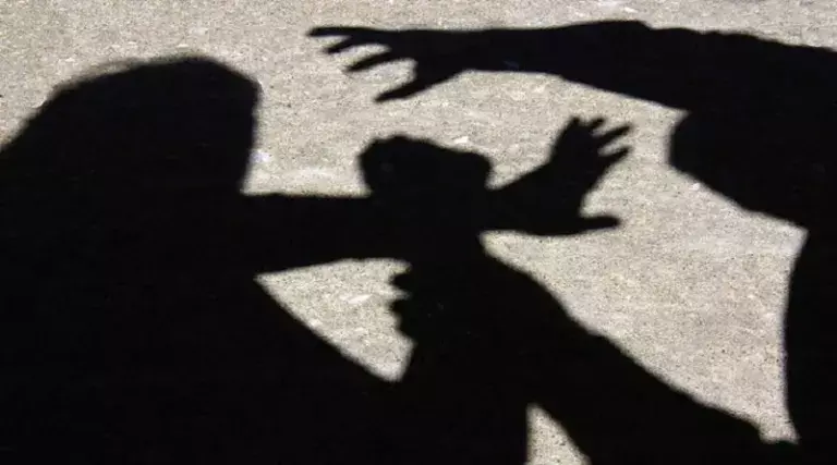 Assam: मोरन में नाबालिग पर हमले की कोशिश के आरोप में एक व्यक्ति गिरफ्तार Assam: मोरन में नाबालिग पर हमले की कोशिश के आरोप में एक व्यक्ति गिरफ्तार