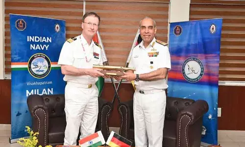 भारतीय नौसेना के डिप्टी चीफ वाइस एडमिरल सोबती ने जर्मन फ्लीट कमांडर से द्विपक्षीय बातचीत की