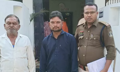 बाप-बेटे पैसा डबल करने का दे रहे थे झांसा, दोनों अरेस्ट बाप-बेटे पैसा डबल करने का दे रहे थे झांसा, दोनों अरेस्ट
