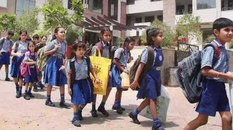 Telangana के स्कूलों में नो बैग डे का नियम नहीं Telangana के स्कूलों में नो बैग डे का नियम नहीं