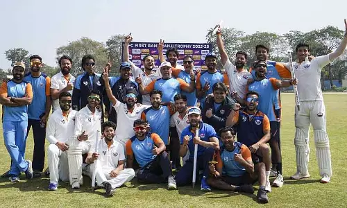 Ranji Trophy : जम्मू-कश्मीर ने इतिहास रचा, पहली बार फाइनल में पहुंचा Ranji Trophy : जम्मू-कश्मीर ने इतिहास रचा, पहली बार फाइनल में पहुंचा