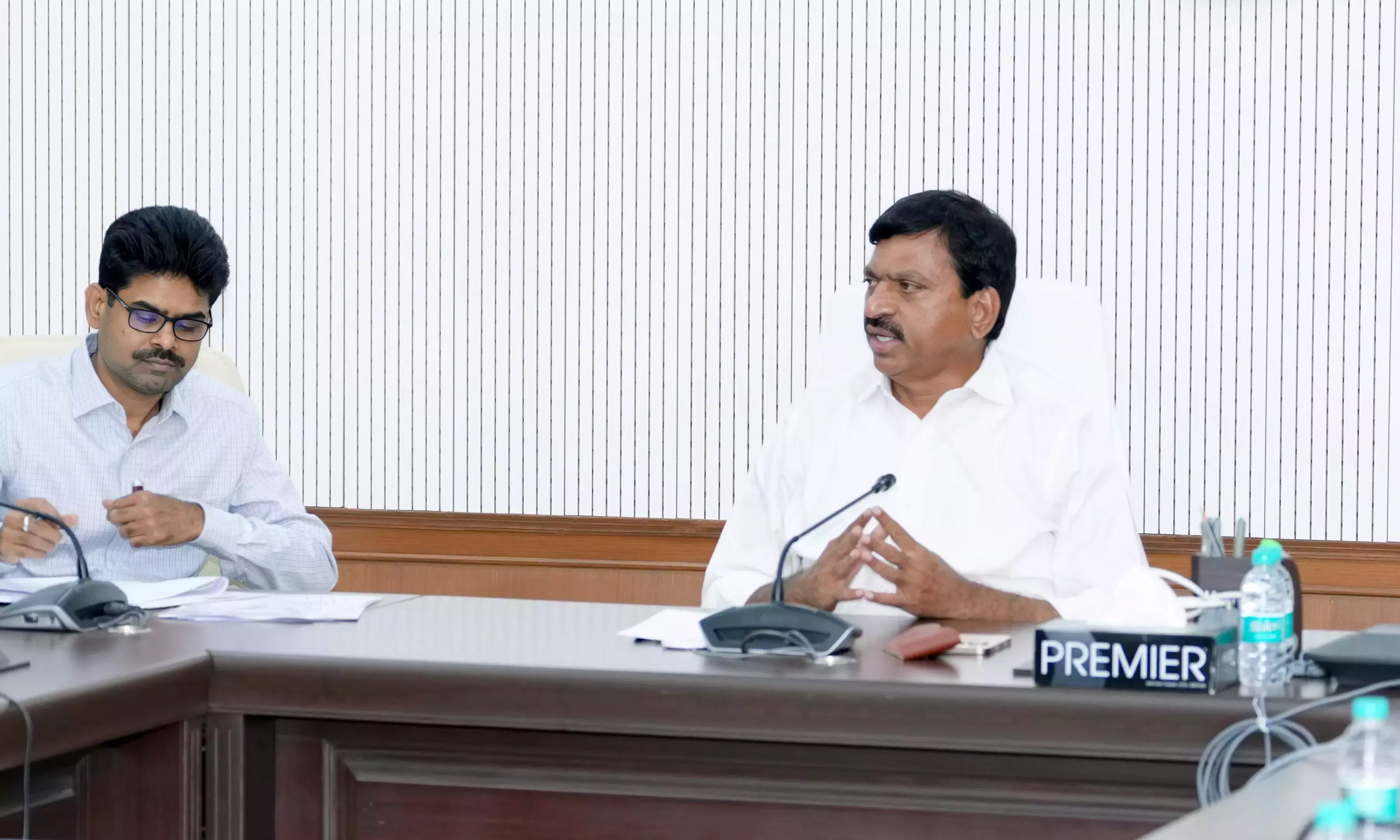 Telangana : पोंगुलेटी ने धरणी पोर्टल के कोड ऑडिट का आदेश दिया Telangana : पोंगुलेटी ने धरणी पोर्टल के कोड ऑडिट का आदेश दिया