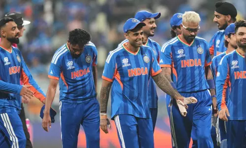 Sports: सुपर-8 में टीम इंडिया की रणनीति पर निगाहें Sports: सुपर-8 में टीम इंडिया की रणनीति पर निगाहें
