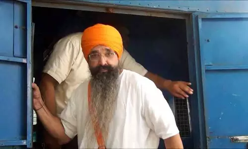 SC ने बलवंत सिंह राजोआना की मौत की सज़ा पर सुनवाई 18 मार्च तक टाली SC ने बलवंत सिंह राजोआना की मौत की सज़ा पर सुनवाई 18 मार्च तक टाली
