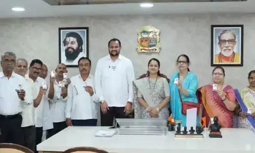 Mumbai: वरिष्ठजनों के लिए सार्वजनिक परिवहन में राहत Mumbai: वरिष्ठजनों के लिए सार्वजनिक परिवहन में राहत