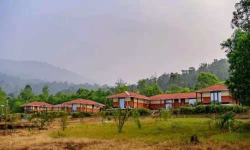 कनेक्टिविटी और टूरिज्म को बढ़ावा देने के लिए सिमिलिपाल में हेलीपैड बनाया जाएगा: Odisha Minister कनेक्टिविटी और टूरिज्म को बढ़ावा देने के लिए सिमिलिपाल में हेलीपैड बनाया जाएगा: Odisha Minister
