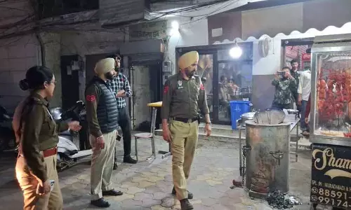 Phagwara police और एमसी ने ट्रैफिक नियम तोड़ने वालों पर कार्रवाई की Phagwara police और एमसी ने ट्रैफिक नियम तोड़ने वालों पर कार्रवाई की