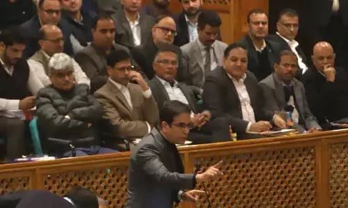 MLA तनवीर सादिक ने मीडिया को दिए सरकारी विज्ञापनों में भेदभाव का आरोप लगाया