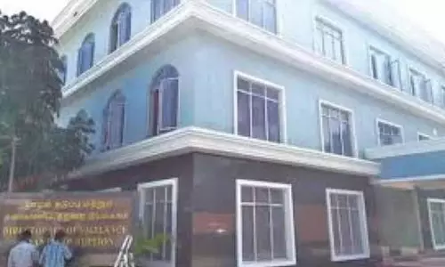 Chennai: AVS इंस्पेक्टर पर 5.42 करोड़ रुपये की अवैध संपत्ति का मामला दर्ज Chennai: AVS इंस्पेक्टर पर 5.42 करोड़ रुपये की अवैध संपत्ति का मामला दर्ज