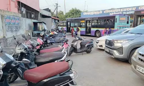 खराब रखरखाव और अतिक्रमण के कारण Nandivaram टर्मिनस नेशनल हाईवे पर बसों को रोकना पड़ रहा