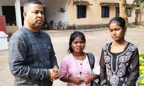 सब-कलेक्टर के तुरंत कदम से Dhenkanal में फंसी लड़कियों को मैट्रिक की परीक्षा देने में मदद मिली सब-कलेक्टर के तुरंत कदम से Dhenkanal में फंसी लड़कियों को मैट्रिक की परीक्षा देने में मदद मिली