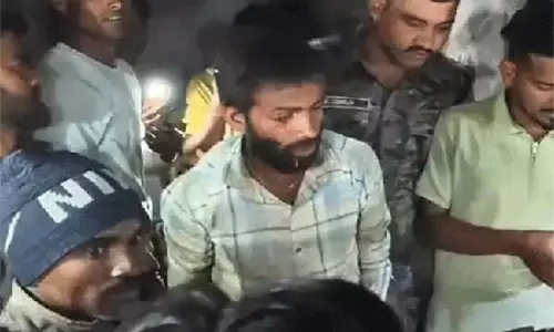 बच्चा चोरी की अफवाह में भीड़ का निशाना बन रहे निर्दोष, पांच दिन में 12 से ज्यादा घटनाएं बच्चा चोरी की अफवाह में भीड़ का निशाना बन रहे निर्दोष, पांच दिन में 12 से ज्यादा घटनाएं