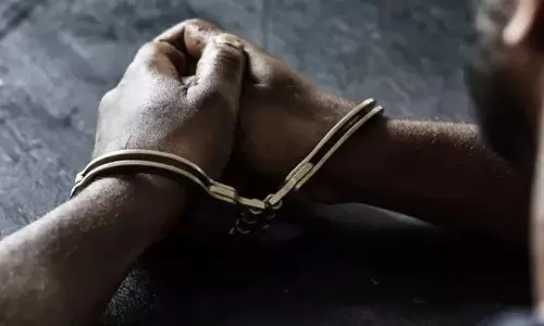 Prayagraj: अवैध खनन को लेकर गोलियां चलीं, पुलिस ने दबोचा सरगना