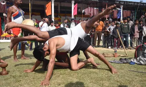 Kila Raipur Olympics, बाजीगरों ने अपने स्टंट से दर्शकों को मंत्रमुग्ध कर दिया