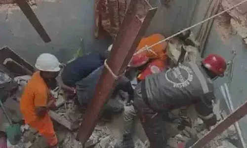 Karachi की एक बिल्डिंग में गैस लीक, धमाके में 16 की मौत Karachi की एक बिल्डिंग में गैस लीक, धमाके में 16 की मौत