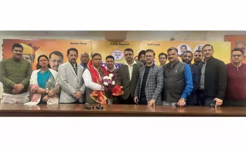 JAMMU: प्रोफेशनल सेल के प्रतिनिधिमंडल ने सत शर्मा से मुलाकात की JAMMU: प्रोफेशनल सेल के प्रतिनिधिमंडल ने सत शर्मा से मुलाकात की
