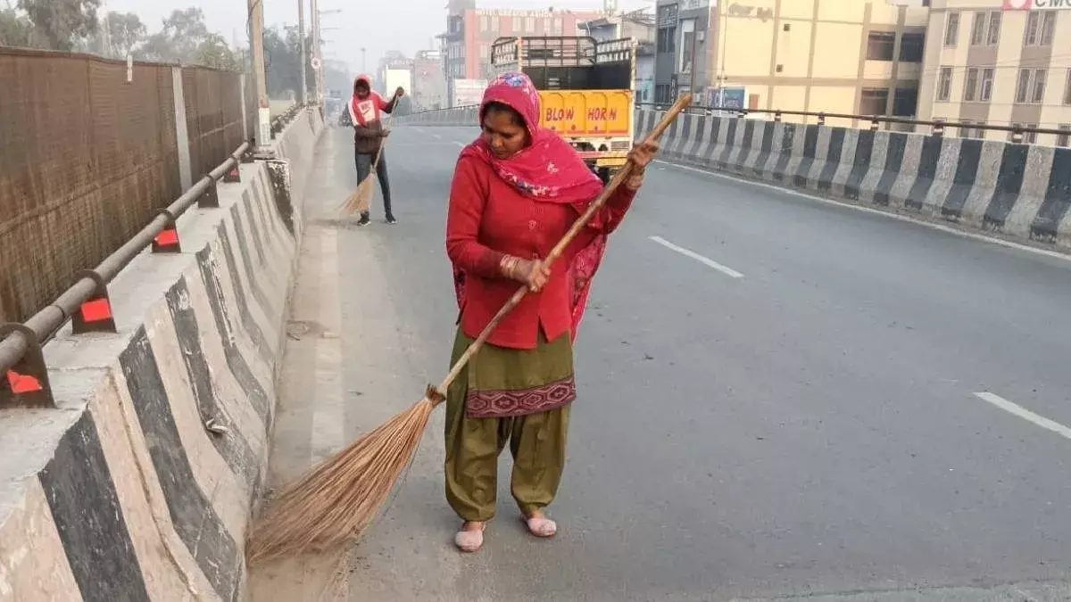 Hisar: सफाई में करनाल चमका, हिसार-रोहतक ने बढ़ाया मान Hisar: सफाई में करनाल चमका, हिसार-रोहतक ने बढ़ाया मान