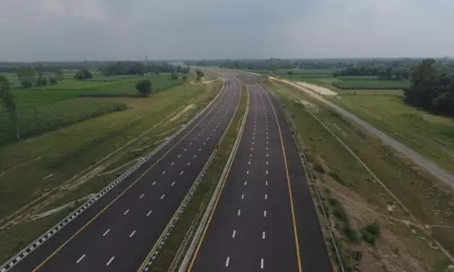 Lucknow: यमुना एक्सप्रेस-वे क्षेत्र में औद्योगिक शहरों की तैयारी Lucknow: यमुना एक्सप्रेस-वे क्षेत्र में औद्योगिक शहरों की तैयारी
