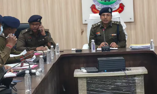 अवैध गतिविधियों पर जीरो टॉलरेंस की नीति पर काम करें थाना प्रभारी : एसएसपी शशि मोहन सिंह