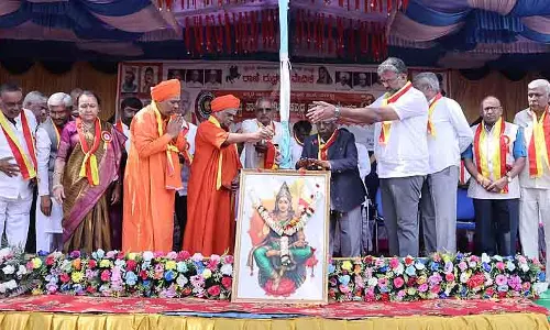 कन्नड़ किताबें पढ़ने की आदत डालें: Neelakantan Malkannavara कन्नड़ किताबें पढ़ने की आदत डालें: Neelakantan Malkannavara