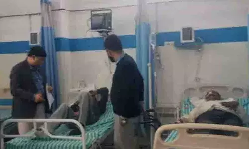 मोतियाबिंद के ऑपरेशन से अंधेपन की वजह से Gorakhpur Hospital बंद