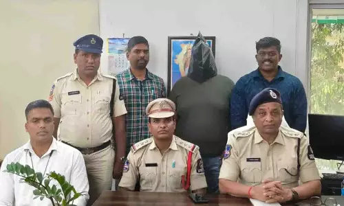 Hyderabad के एक आदमी ने आलीशान लाइफस्टाइल बनाए रखने के लिए परिवार का सोना चुराया