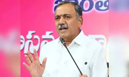 BRS ने संविधान का मज़ाक उड़ाने के लिए कांग्रेस की आलोचना की