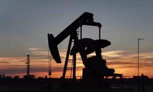 तेल की कीमतों में उछाल से ONGC और ऑयल इंडिया को सहारा; HPCL, BPCL में गिरावट तेल की कीमतों में उछाल से ONGC और ऑयल इंडिया को सहारा; HPCL, BPCL में गिरावट