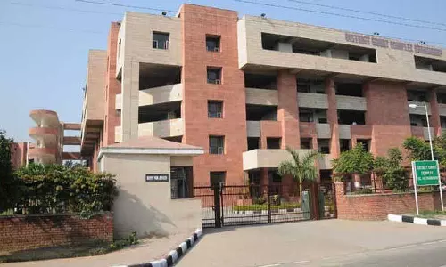 Chandigarh डिस्ट्रिक्ट कोर्ट को हाल ही में तीसरी बार बम से उड़ाने की झूठी धमकी मिली Chandigarh डिस्ट्रिक्ट कोर्ट को हाल ही में तीसरी बार बम से उड़ाने की झूठी धमकी मिली