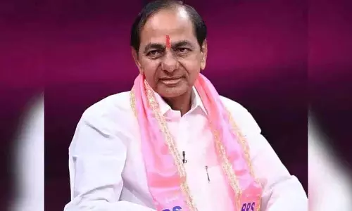 KCR ने तेलंगाना के इतिहास पर और ज़्यादा रिसर्च वाले नॉवेल लिखने की मांग की