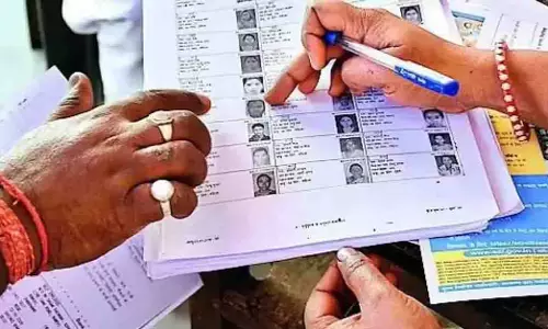 Voter list अपडेट: आयोग ने पब्लिकेशन टाइमिंग और बाहर किए गए नामों पर बात की Voter list अपडेट: आयोग ने पब्लिकेशन टाइमिंग और बाहर किए गए नामों पर बात की
