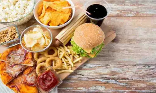 अगर आप हेल्दी रहना चाहते हैं तो आपको ये Junk Food नहीं खाने चाहिए अगर आप हेल्दी रहना चाहते हैं तो आपको ये Junk Food नहीं खाने चाहिए