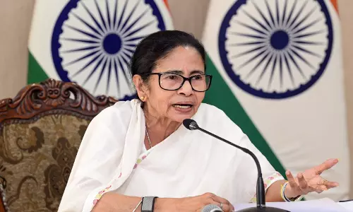 ममता बनर्जी ने श्रीरामकृष्ण के नाम में स्वामी जोड़ने पर PM मोदी की आलोचना की ममता बनर्जी ने श्रीरामकृष्ण के नाम में स्वामी जोड़ने पर PM मोदी की आलोचना की