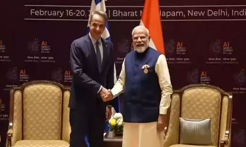 AI शिखर सम्मेलन के बीच प्रधानमंत्री मोदी ने ग्रीस के प्रधानमंत्री के साथ द्विपक्षीय बैठक की AI शिखर सम्मेलन के बीच प्रधानमंत्री मोदी ने ग्रीस के प्रधानमंत्री के साथ द्विपक्षीय बैठक की