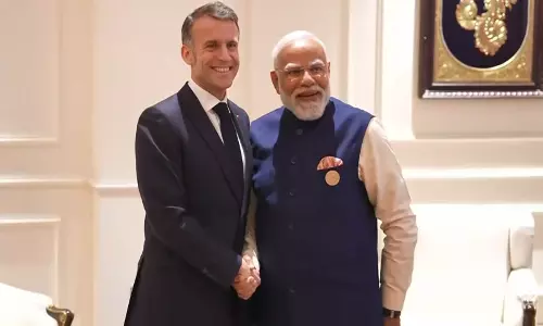 प्रधानमंत्री नरेंद्र मोदी ने फ्रांस के President इमैनुएल मैक्रॉन से की मुलाकात