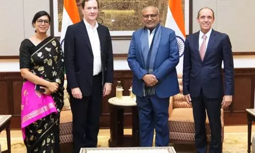 OpenAI के देशों के प्रमुख जॉर्ज ओसबोर्न ने उपराष्ट्रपति राधाकृष्णन से की मुलाकात OpenAI के देशों के प्रमुख जॉर्ज ओसबोर्न ने उपराष्ट्रपति राधाकृष्णन से की मुलाकात