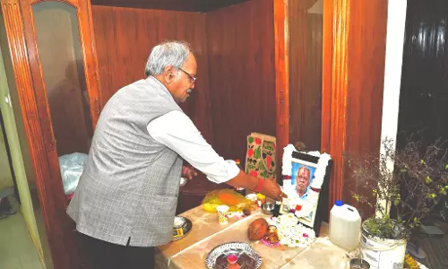 सांसद बृजमोहन अग्रवाल ने स्व. संजय अग्रवाल को दी भावभीनी श्रद्धांजलि सांसद बृजमोहन अग्रवाल ने स्व. संजय अग्रवाल को दी भावभीनी श्रद्धांजलि