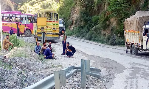 Himachal ने टोल और प्रवेश शुल्क सुधार तेज किए, मुकेश अग्निहोत्री ने पीएम से समर्थन मांगा Himachal ने टोल और प्रवेश शुल्क सुधार तेज किए, मुकेश अग्निहोत्री ने पीएम से समर्थन मांगा