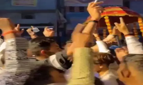 संगीन मामलों में फरार आरोपी शहर में सक्रिय, वीडियो सामने आने से मचा हड़कंप संगीन मामलों में फरार आरोपी शहर में सक्रिय, वीडियो सामने आने से मचा हड़कंप
