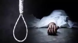 Muzaffarpur : होटल के कमरे में फंदे से लटका मिला डांस टीचर का शव Muzaffarpur : होटल के कमरे में फंदे से लटका मिला डांस टीचर का शव