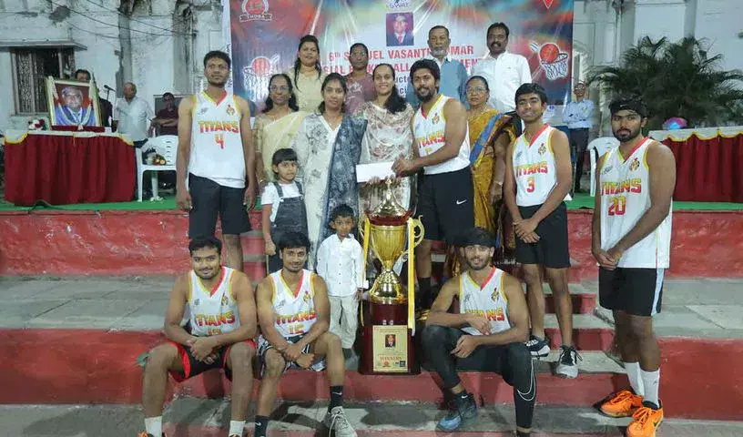 टाइटन्स छठे सैमुअल वसंत कुमार मेमोरियल बास्केटबॉल टूर्नामेंट में चैंपियन बने टाइटन्स छठे सैमुअल वसंत कुमार मेमोरियल बास्केटबॉल टूर्नामेंट में चैंपियन बने