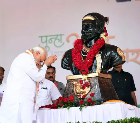 छत्रपति शिवाजी महाराज सिर्फ एक नाम नहीं, वे हमारे लिए आराध्य देव हैं, प्रधानमंत्री मोदी ने दी जयंती पर श्रद्धांजलि छत्रपति शिवाजी महाराज सिर्फ एक नाम नहीं, वे हमारे लिए आराध्य देव हैं, प्रधानमंत्री मोदी ने दी जयंती पर श्रद्धांजलि