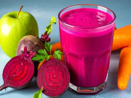 हेल्थ टिप्स: आप भी गाजर और चुकंदर का रस पीते हैं? सेवन से पहले जान लें सावधानियां हेल्थ टिप्स: आप भी गाजर और चुकंदर का रस पीते हैं? सेवन से पहले जान लें सावधानियां