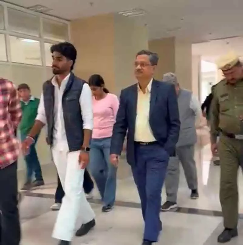 Sonepat टेक यूनिवर्सिटी ने स्टूडेंट्स के विरोध के बाद समस्याओं के हल के लिए डेडलाइन तय की Sonepat टेक यूनिवर्सिटी ने स्टूडेंट्स के विरोध के बाद समस्याओं के हल के लिए डेडलाइन तय की